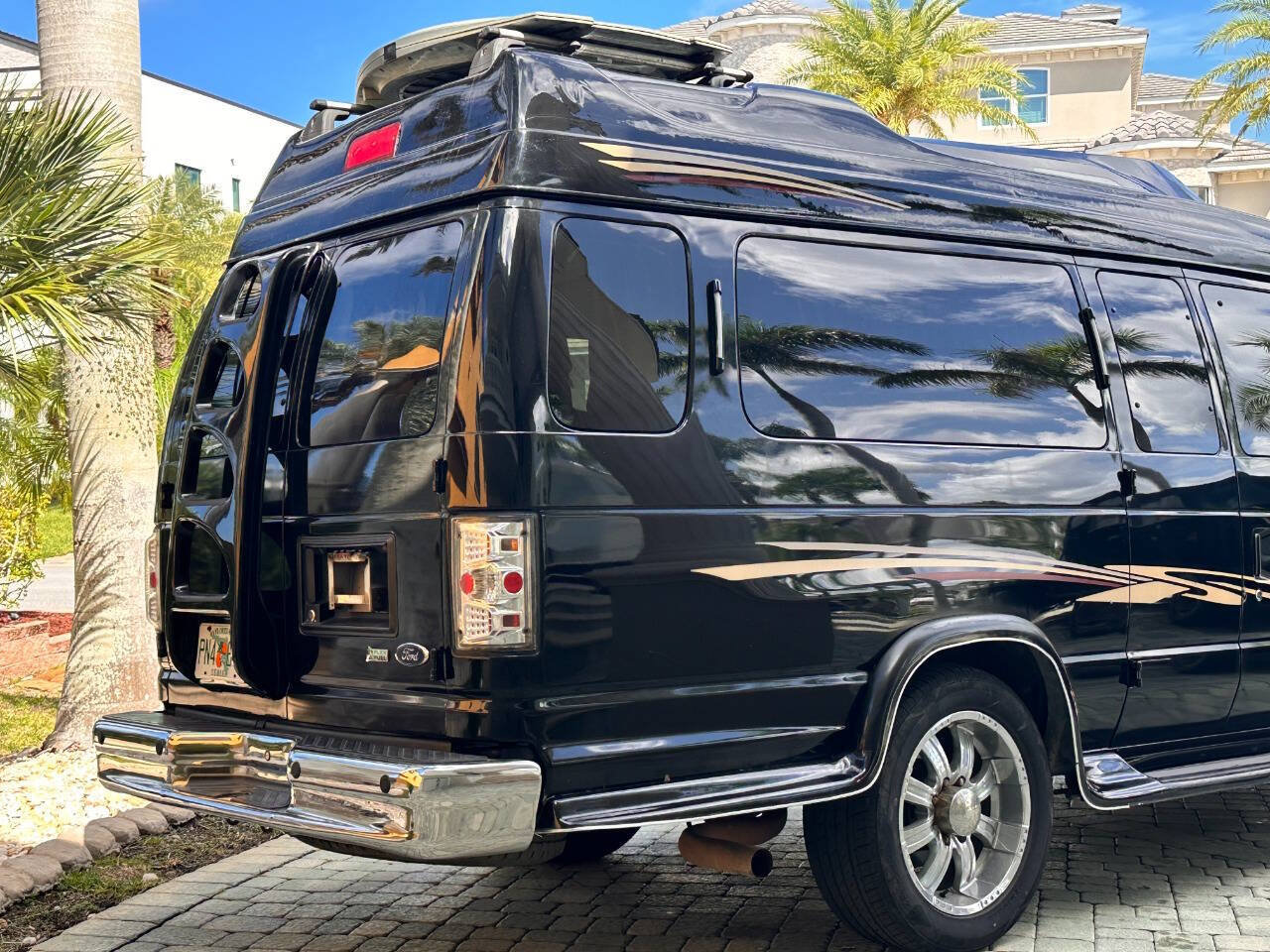 Used 2010 Ford E-350 and Econoline 350 XLT RWD image 14