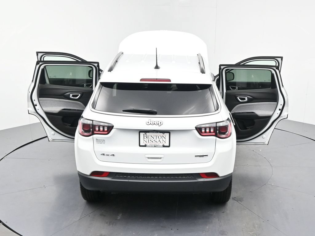 Used 2024 Jeep Compass Latitude AWD/4WD image 25