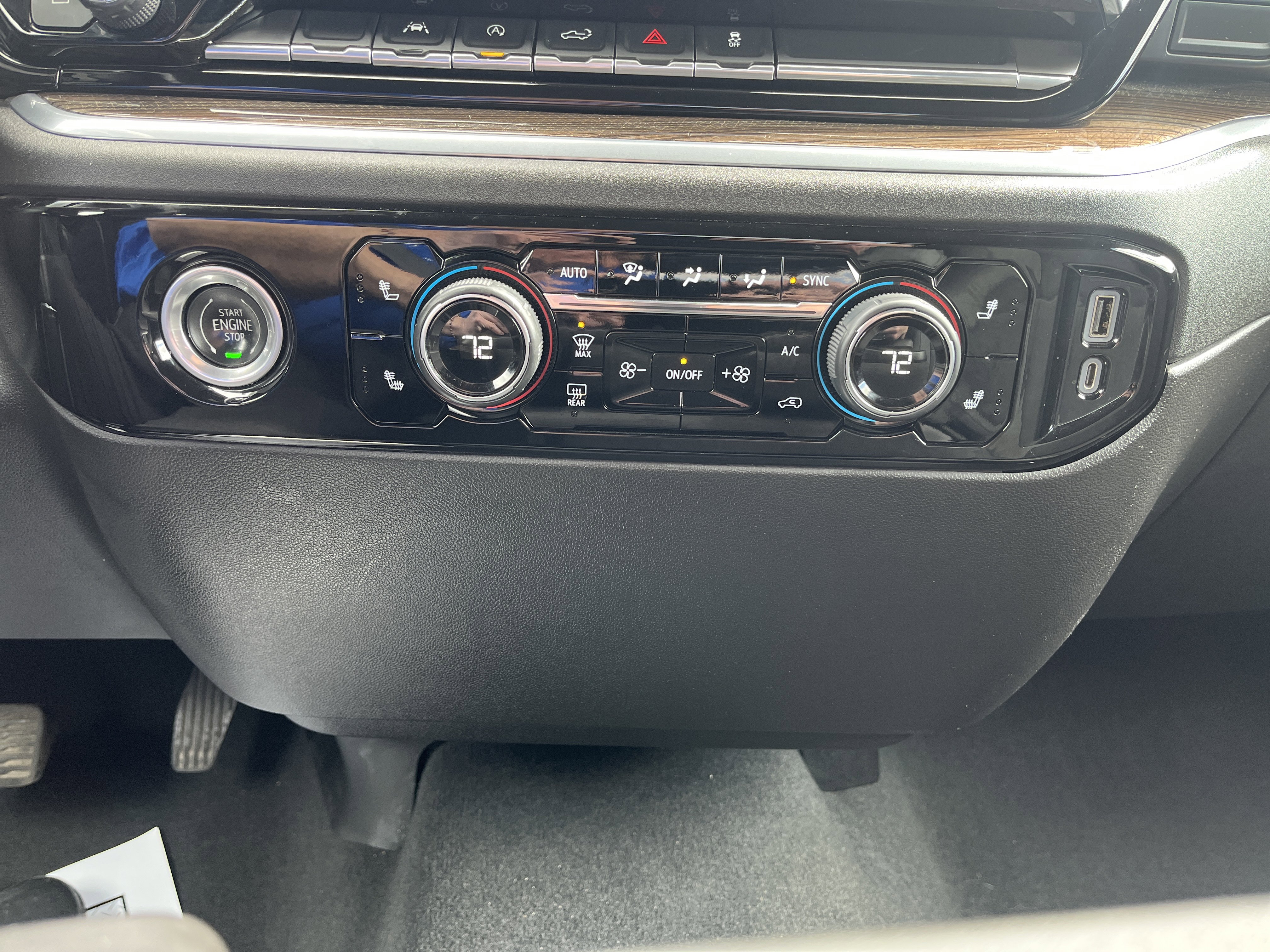 Used 2022 Chevrolet Silverado 1500 LT AWD/4WD image 27