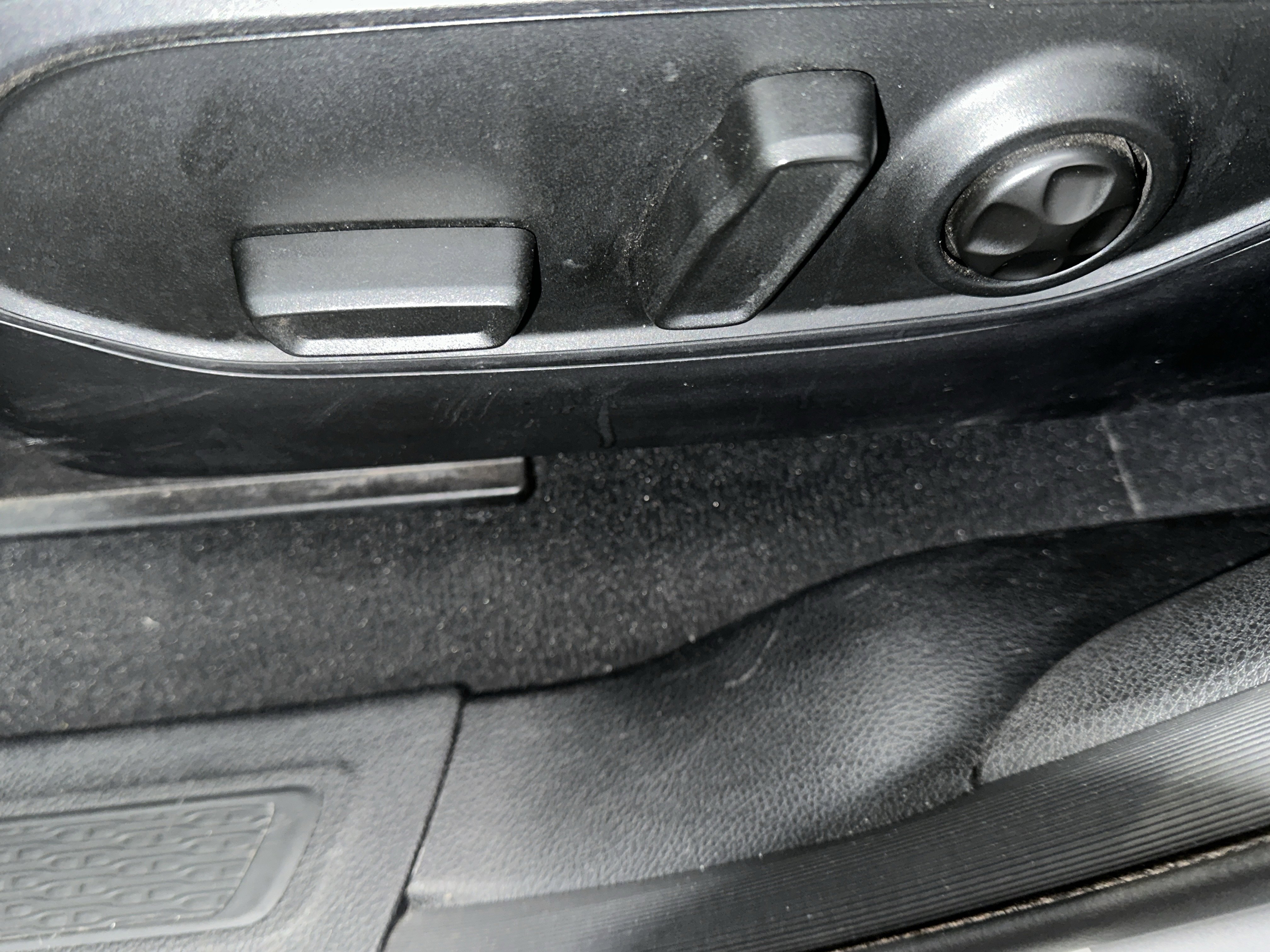 Used 2024 Jeep Grand Cherokee L Laredo image 20