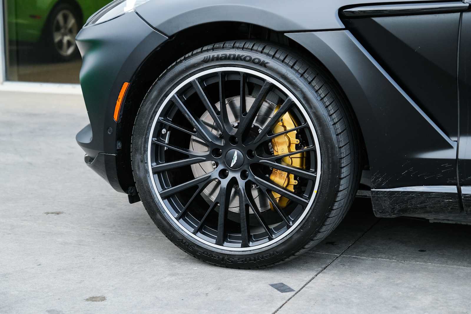 Used 2023 Aston Martin DBX AWD/4WD image 18