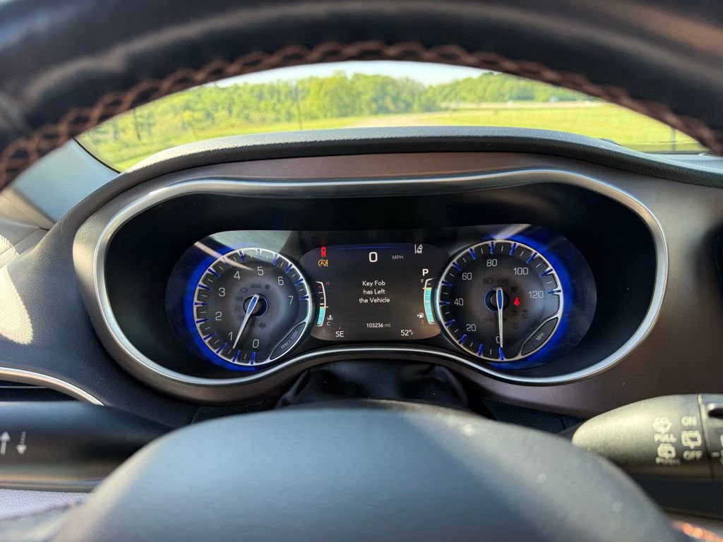 Used 2019 Chrysler Pacifica Touring-L Plus w/ Advanced Safetytec Group FWD image 31