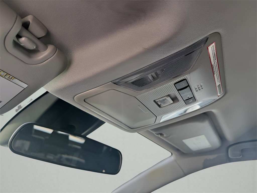 Used 2022 Toyota RAV4 LE image 35