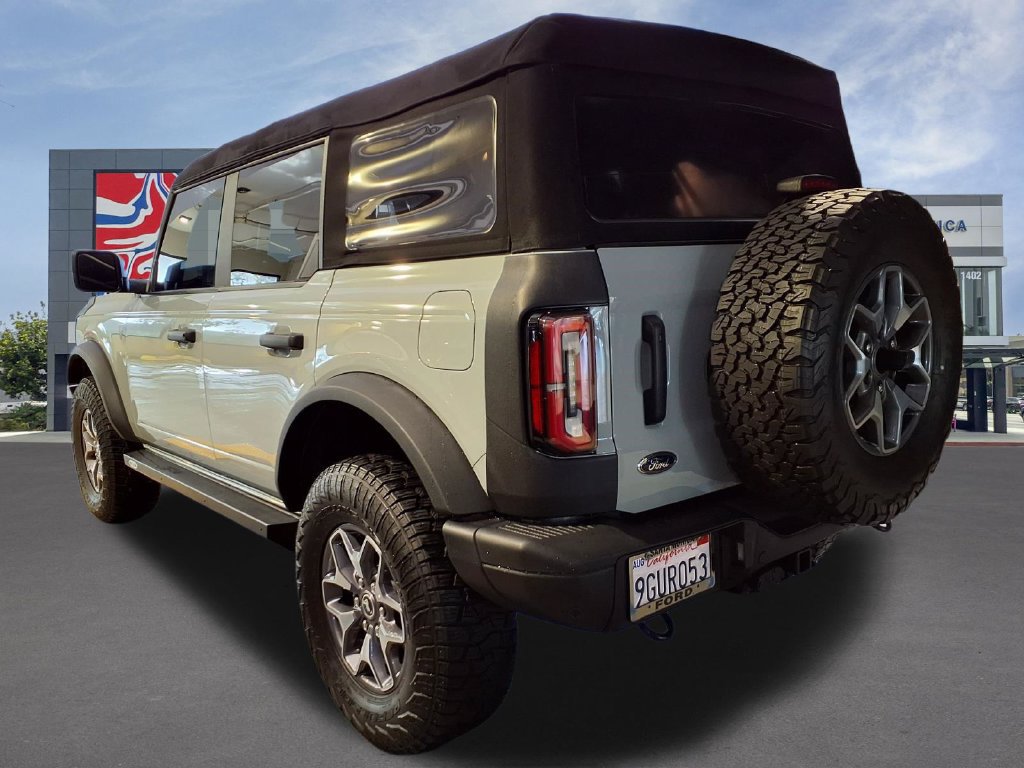 Used 2023 Ford Bronco Badlands AWD/4WD image 3