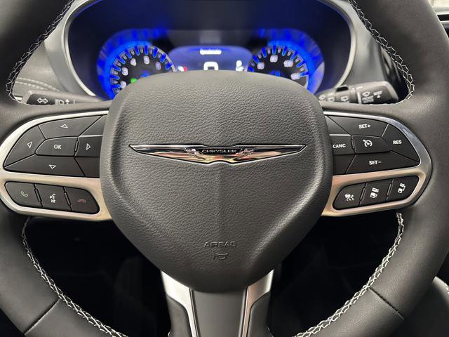 New 2026 Chrysler Pacifica Limited w/ Trailer Tow Group image 17