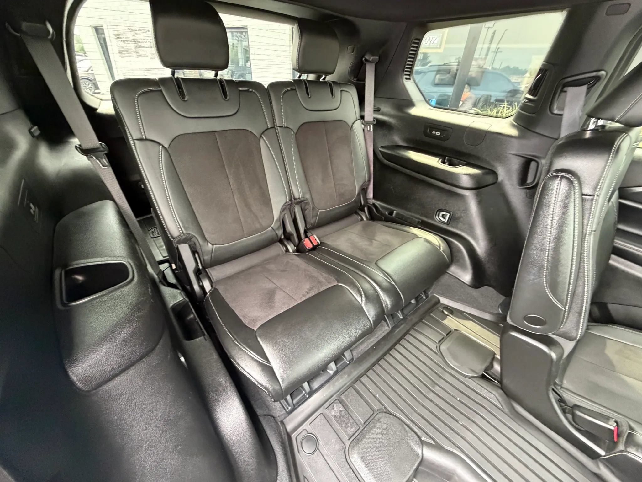 Used 2023 Jeep Grand Cherokee L Laredo AWD/4WD image 18