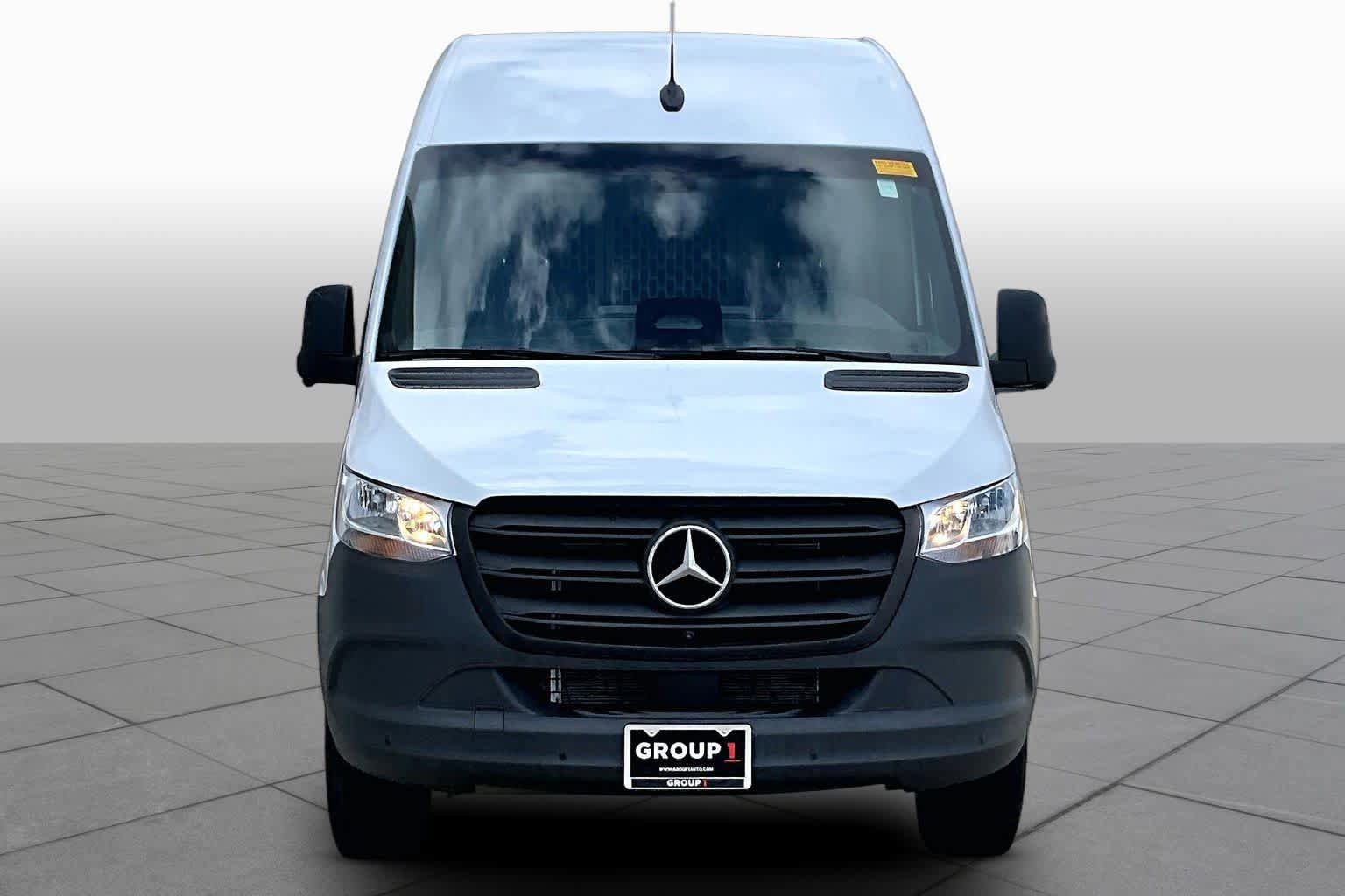 Used 2025 Mercedes-Benz Sprinter 2500 image 4