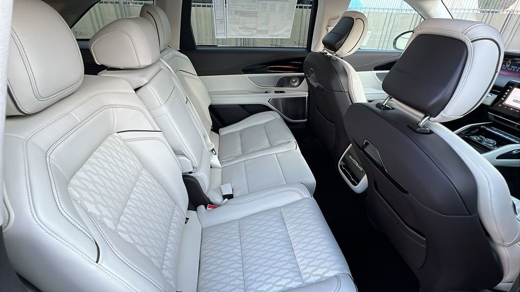 New 2026 Lincoln Nautilus Black Label w/ Jet Appearance Package image 10