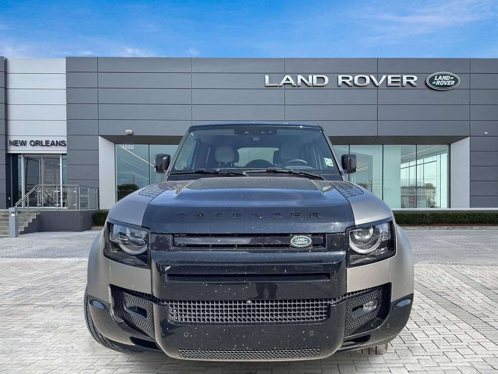 Used 2025 Land Rover Defender 130 X AWD/4WD image 4