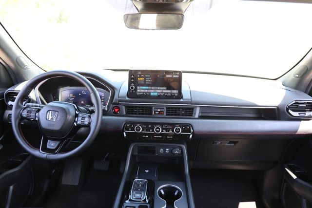 Certified 2025 Honda Pilot Black Edition image 11