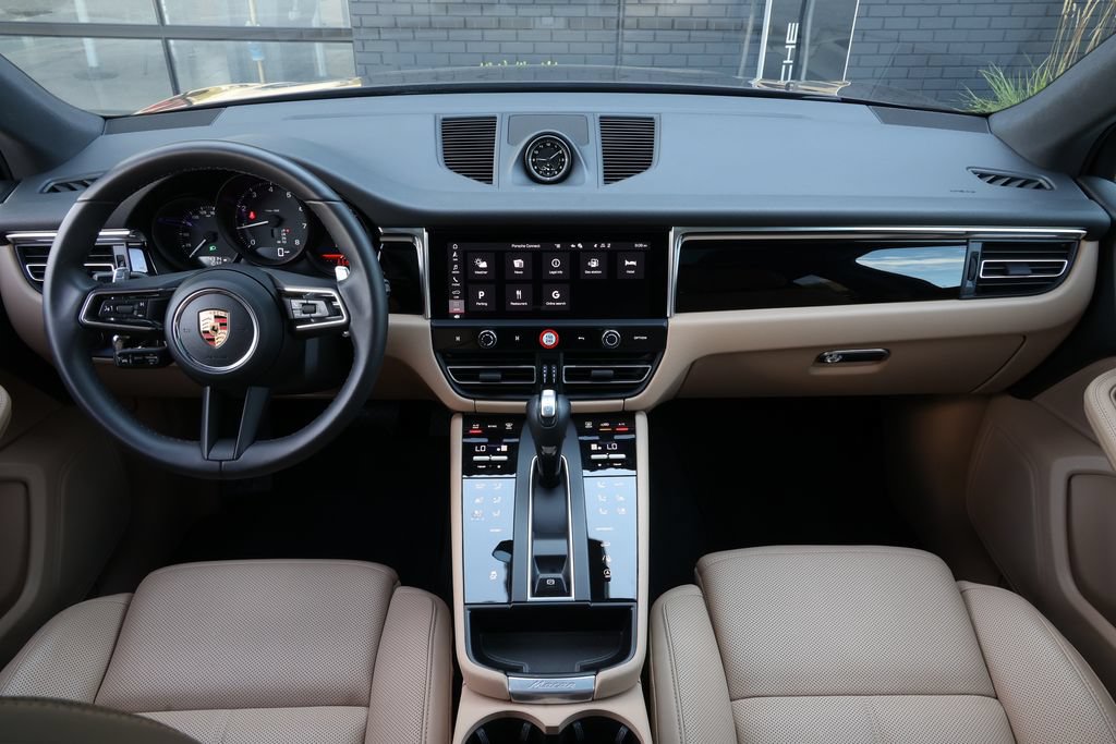 Certified 2026 Porsche Macan AWD/4WD image 39