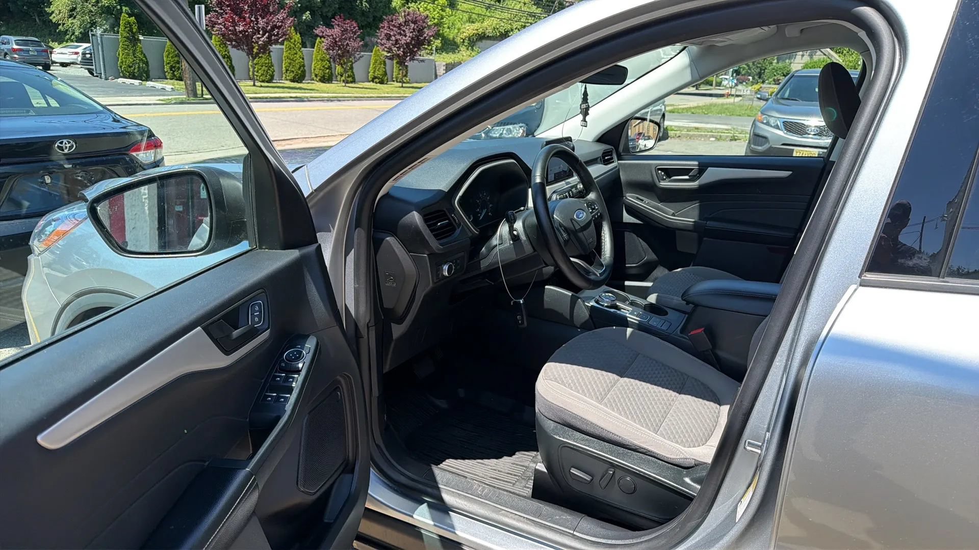 Used 2022 Ford Escape SE w/ Convenience Package AWD/4WD image 23