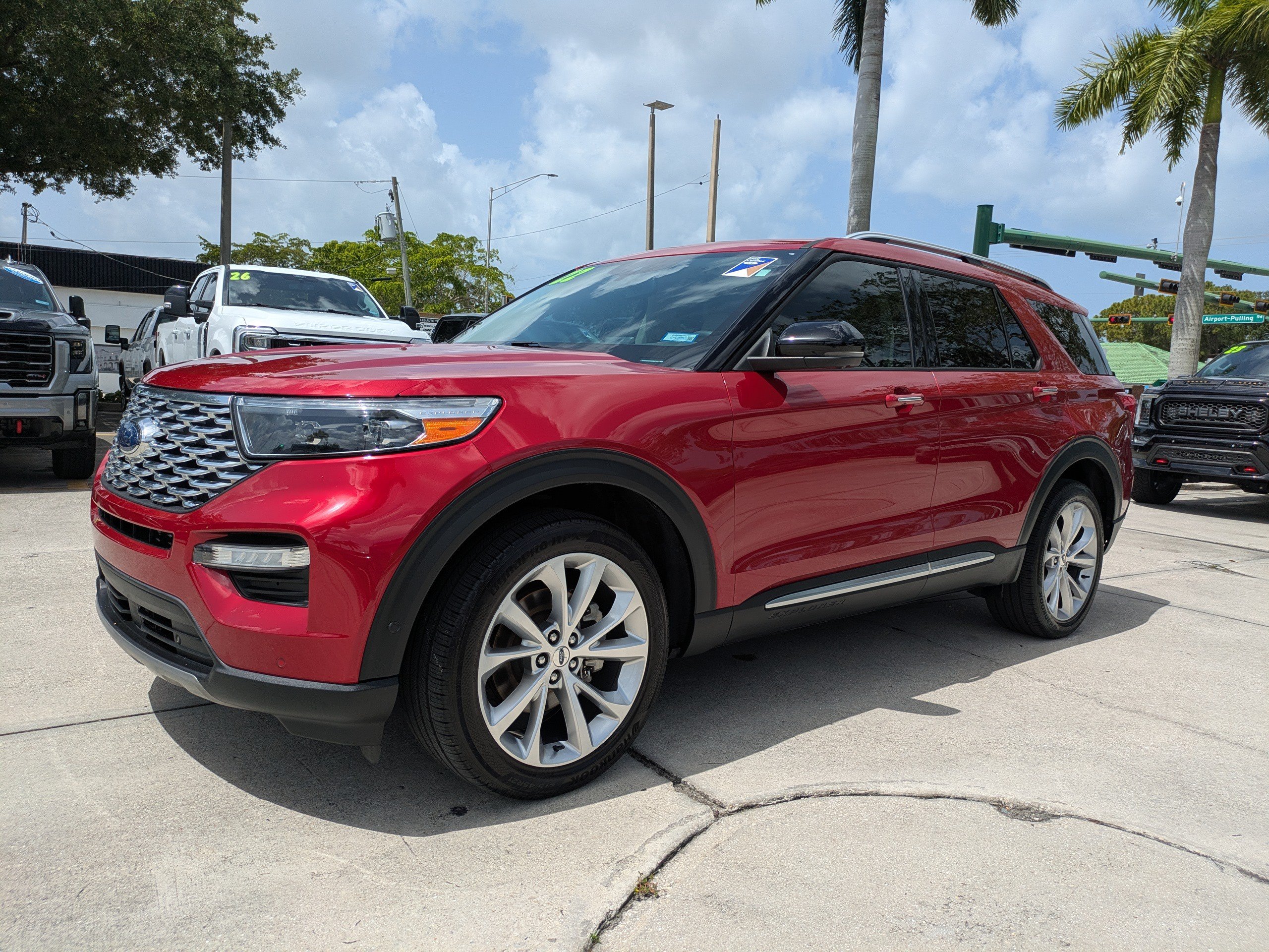 Used 2022 Ford Explorer Platinum w/ Equipment Group 601A AWD/4WD image 7