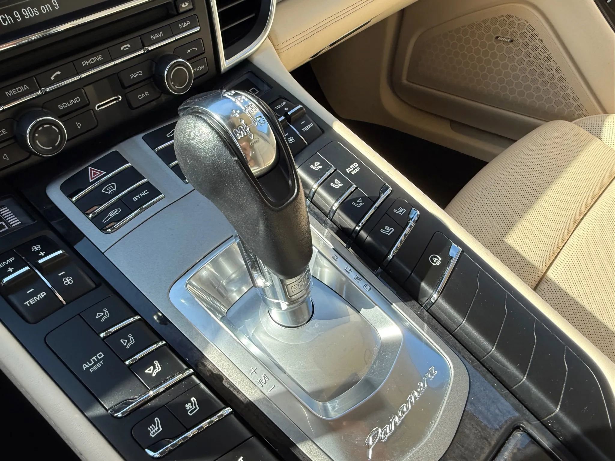 Used 2016 Porsche Panamera Turbo image 25