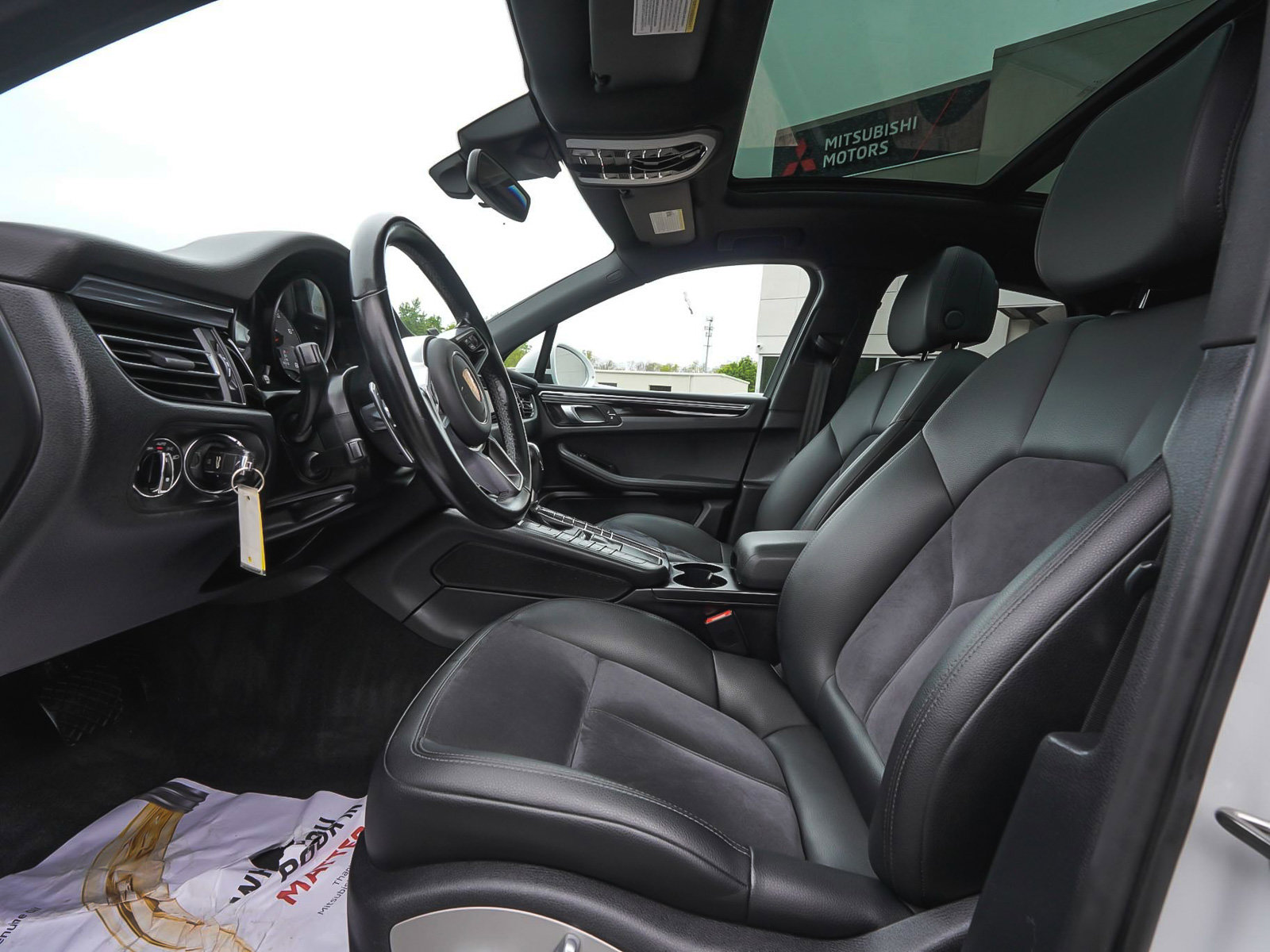 Used 2021 Porsche Macan S AWD/4WD image 33