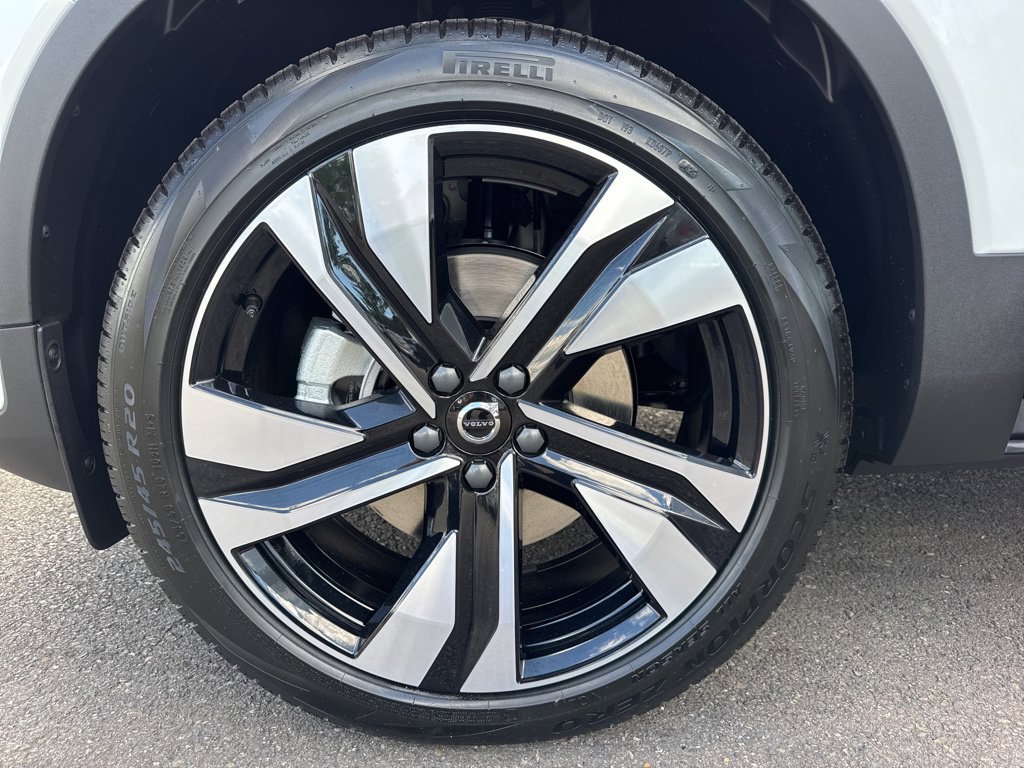 New 2026 Volvo XC40 B5 Plus w/ Climate Package AWD/4WD image 28
