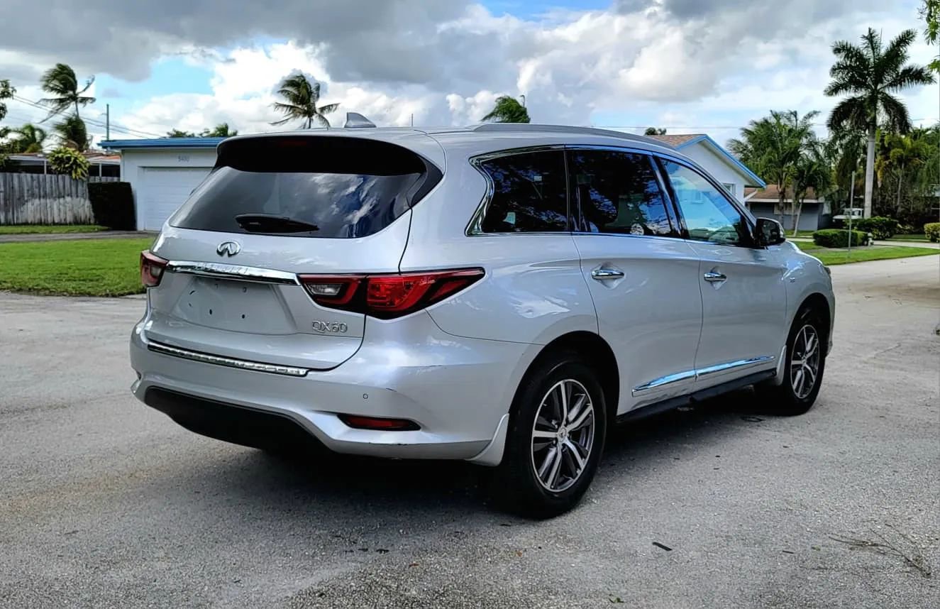 Used 2019 INFINITI QX60 Luxe w/ Essential Package AWD/4WD image 15