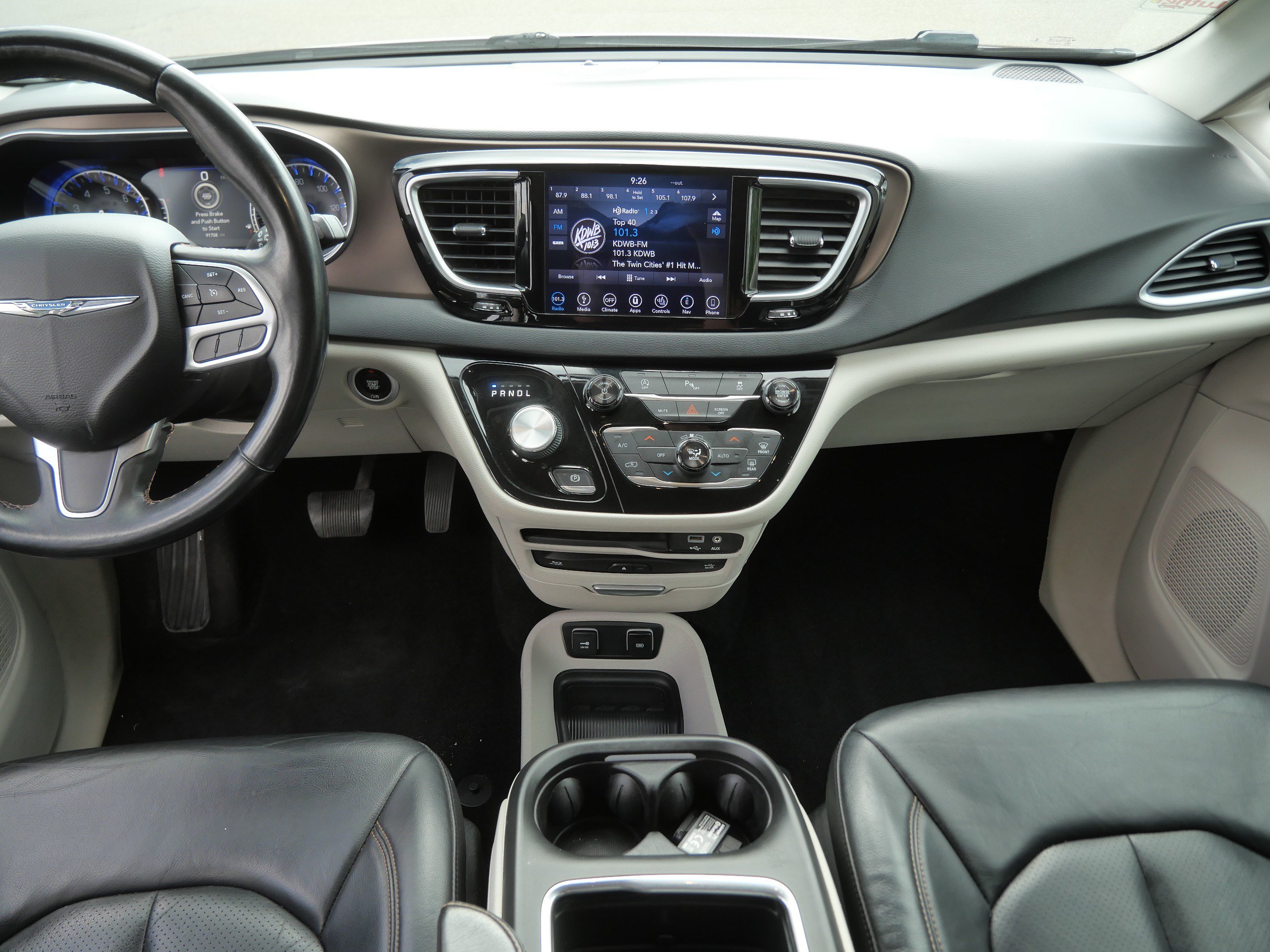 Used 2018 Chrysler Pacifica Touring-L Plus FWD image 10