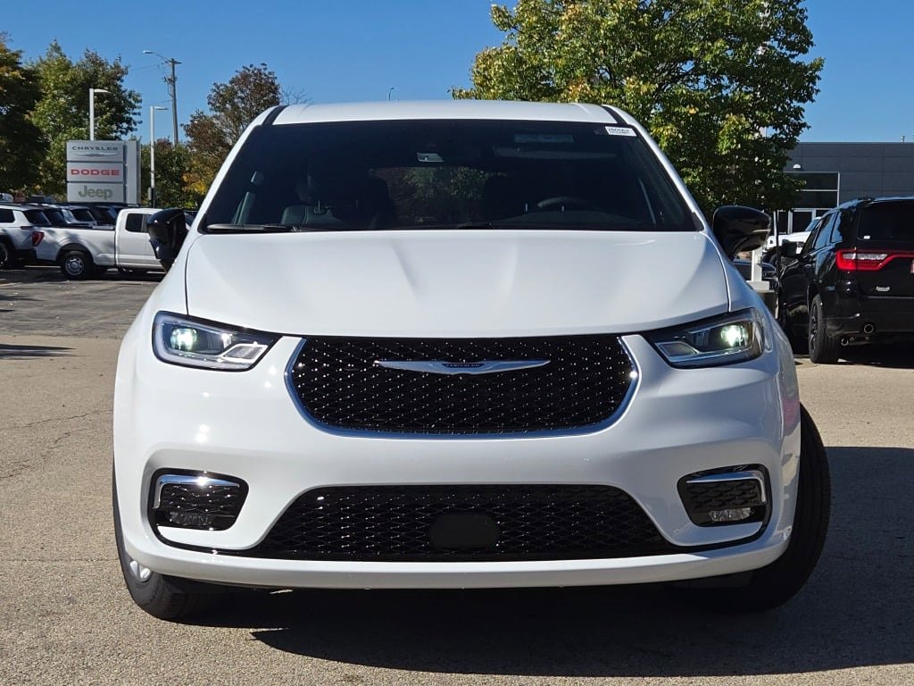 New 2026 Chrysler Pacifica Select image 5