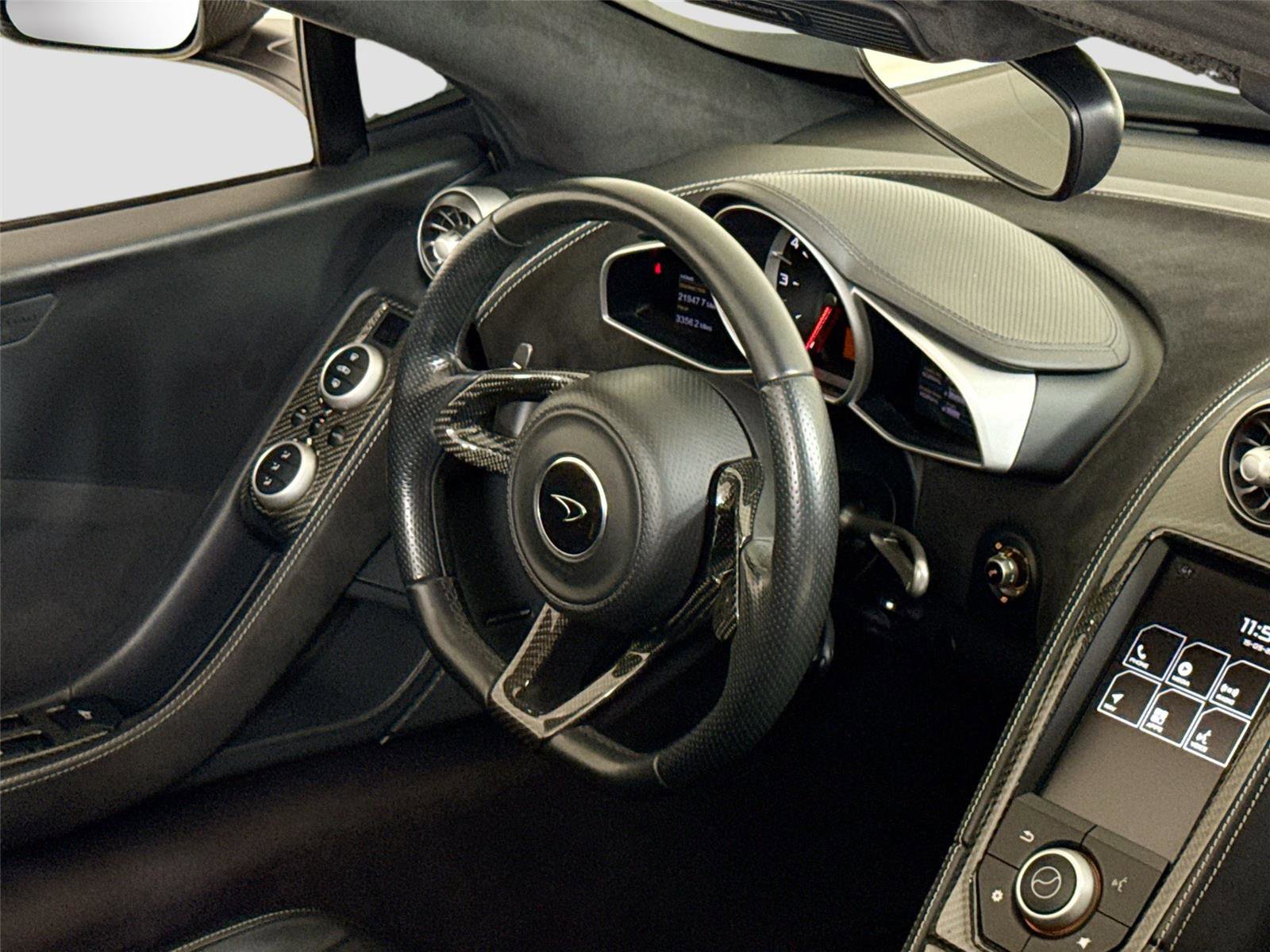 Used 2014 McLaren MP4-12C Spider RWD image 25