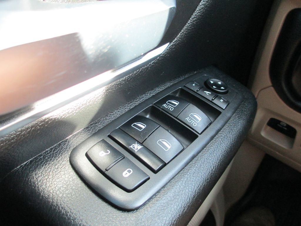 Used 2019 RAM 1500 Big Horn image 25