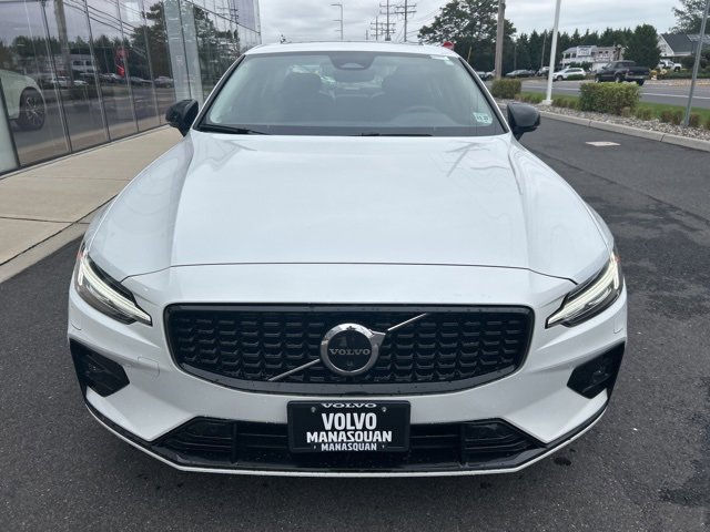 Certified 2023 Volvo S60 B5 Plus w/ Climate Package image 7