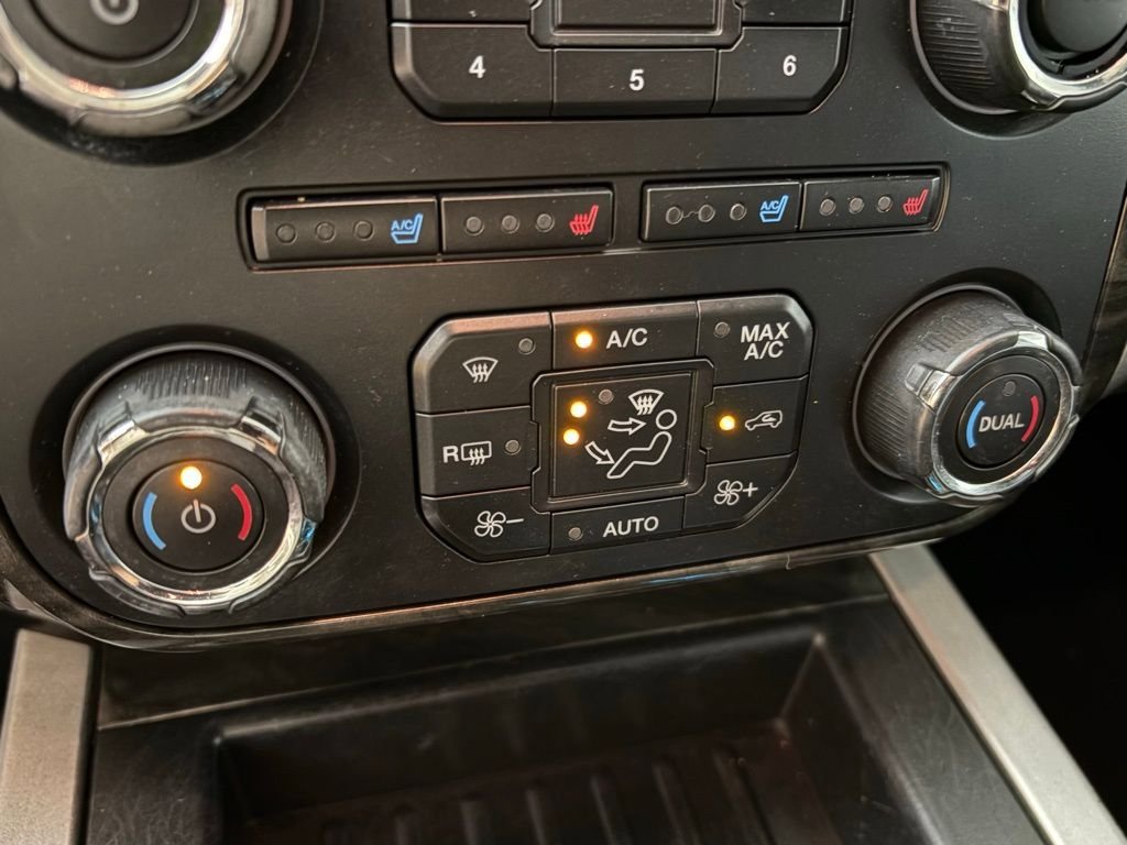 Used 2016 Ford Expedition Limited RWD image 30