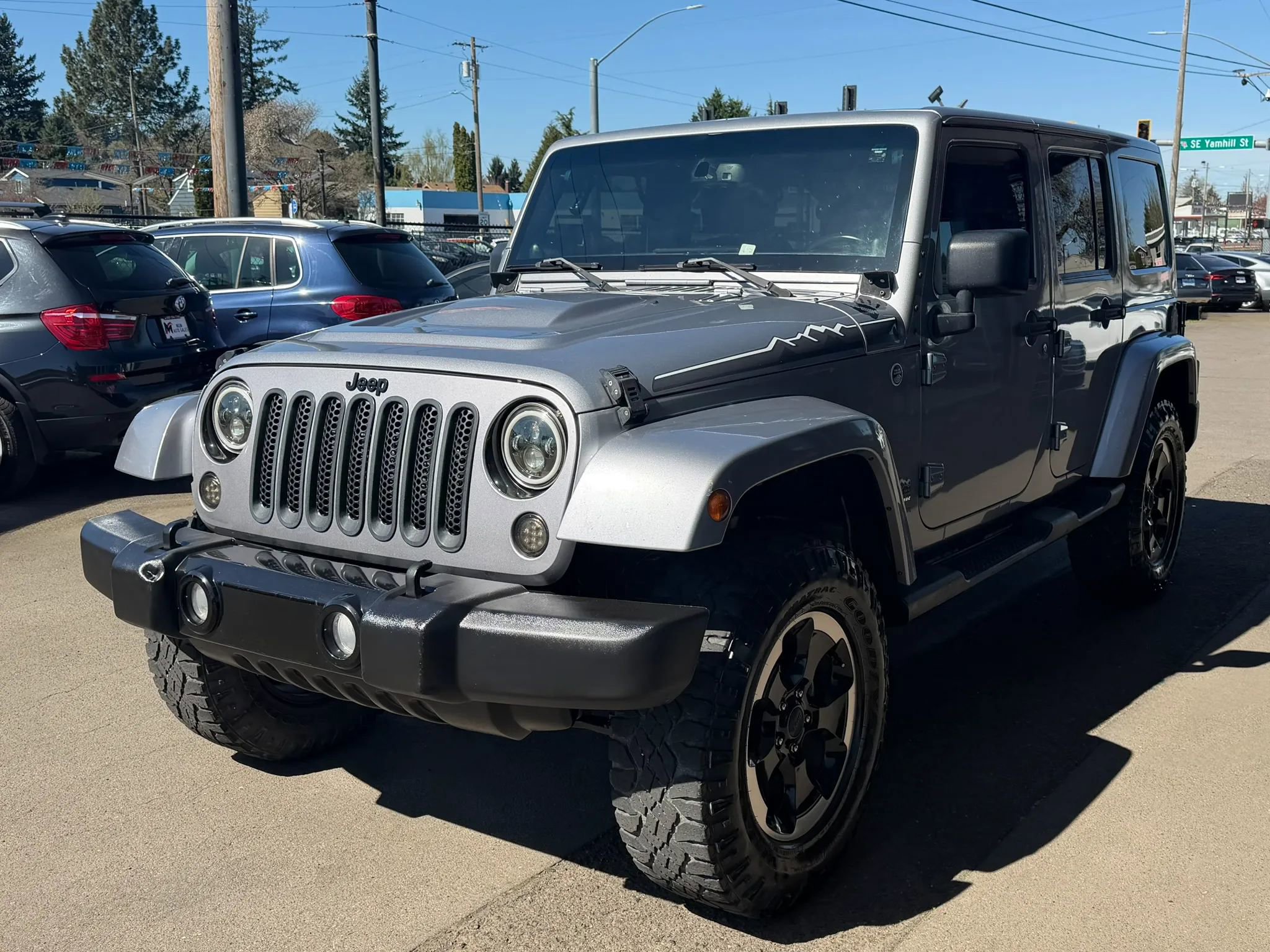Used 2014 Jeep Wrangler Unlimited Sahara AWD/4WD image 6