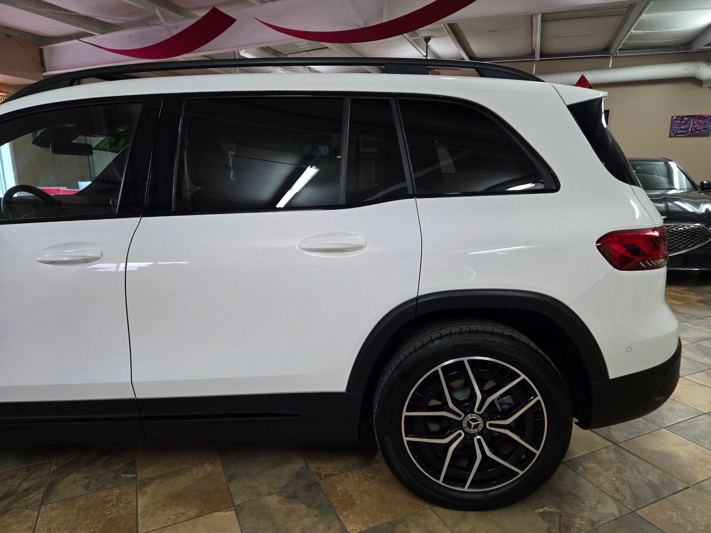 Used 2023 Mercedes-Benz EQB 350 4MATIC SUV image 10