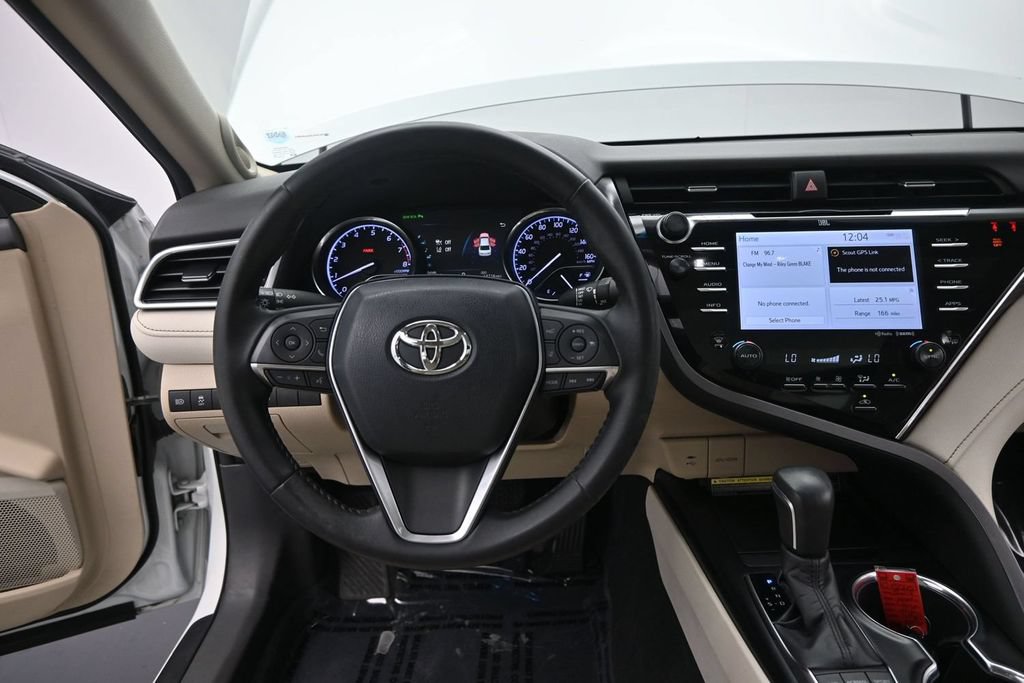 Used 2018 Toyota Camry XLE FWD image 34