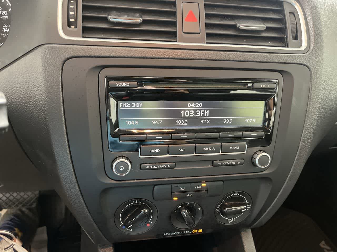 Used 2014 Volkswagen Jetta SE FWD image 17