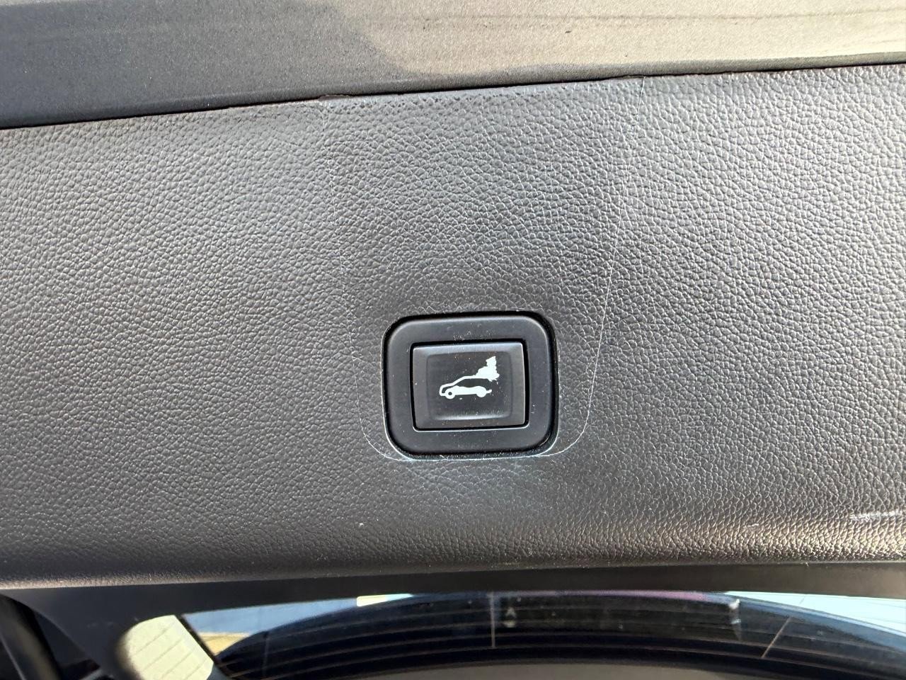 Used 2020 Chevrolet Traverse Premier image 6