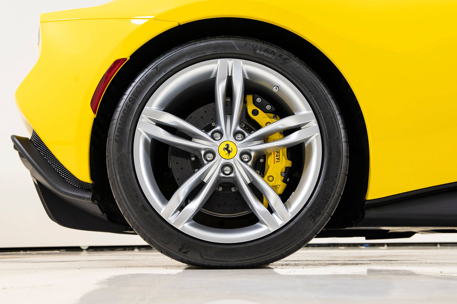 Certified 2025 Ferrari 296 GTB RWD image 18
