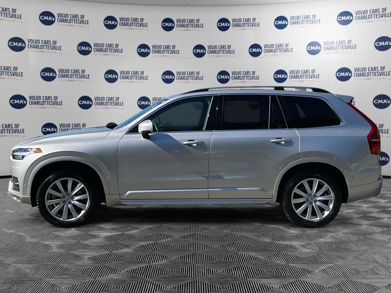 Used 2018 Volvo XC90 T6 Momentum w/ Convenience Package AWD/4WD image 2
