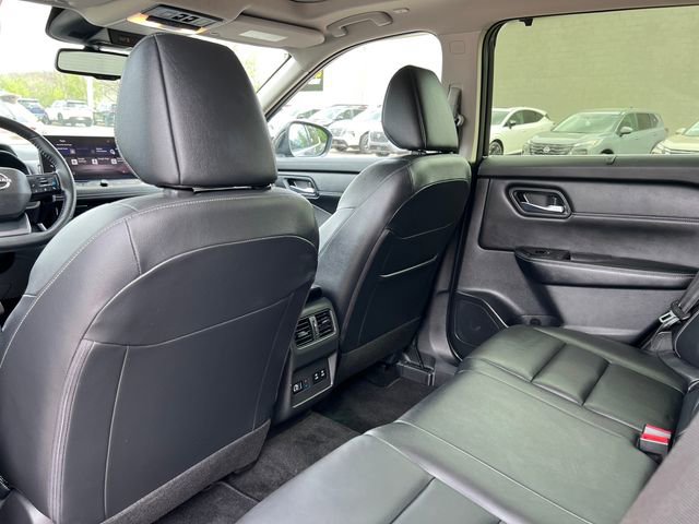 Used 2025 Nissan Rogue SL w/ Tech Package AWD/4WD image 33