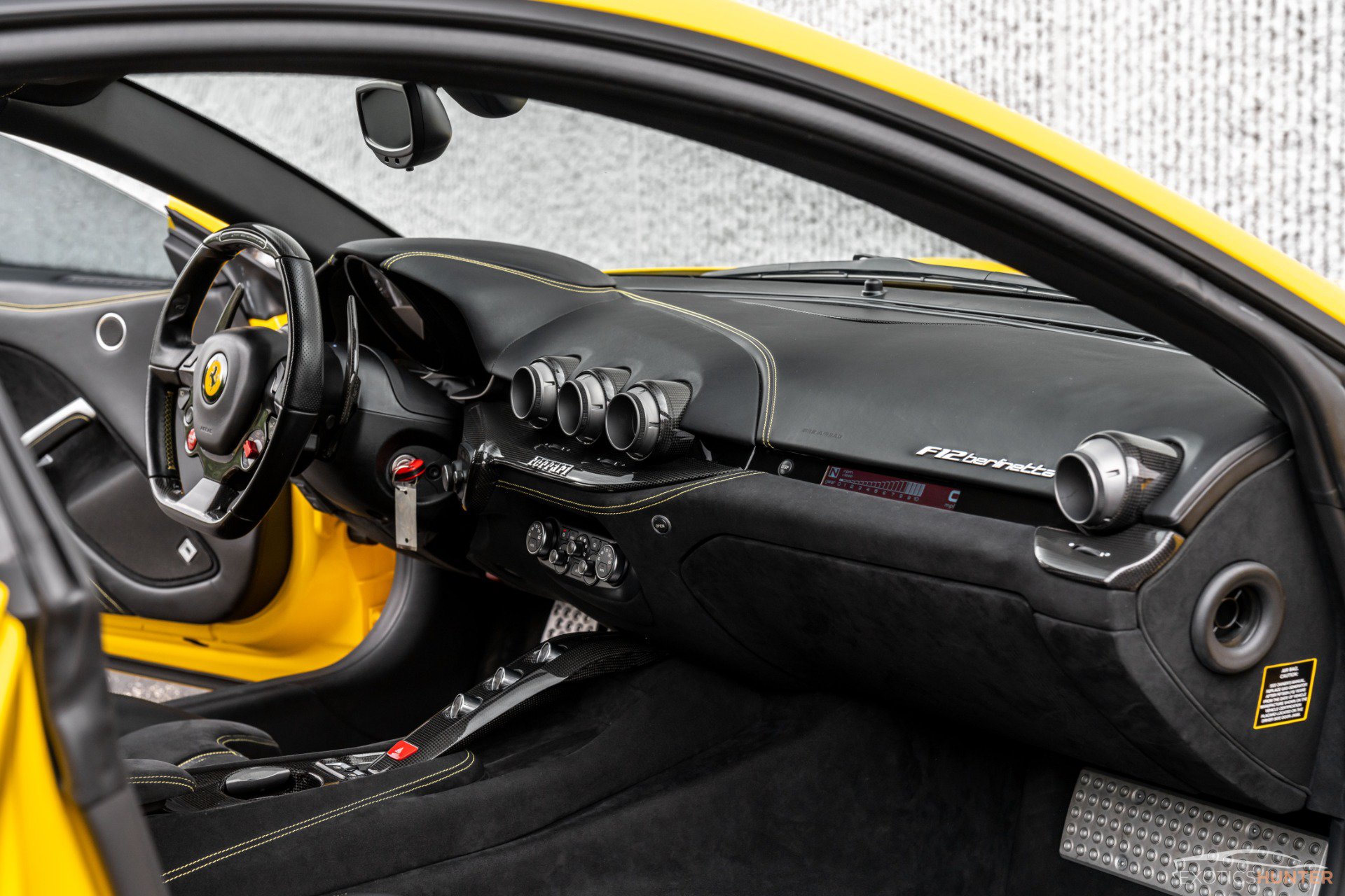 Used 2014 Ferrari F12 Berlinetta RWD image 4