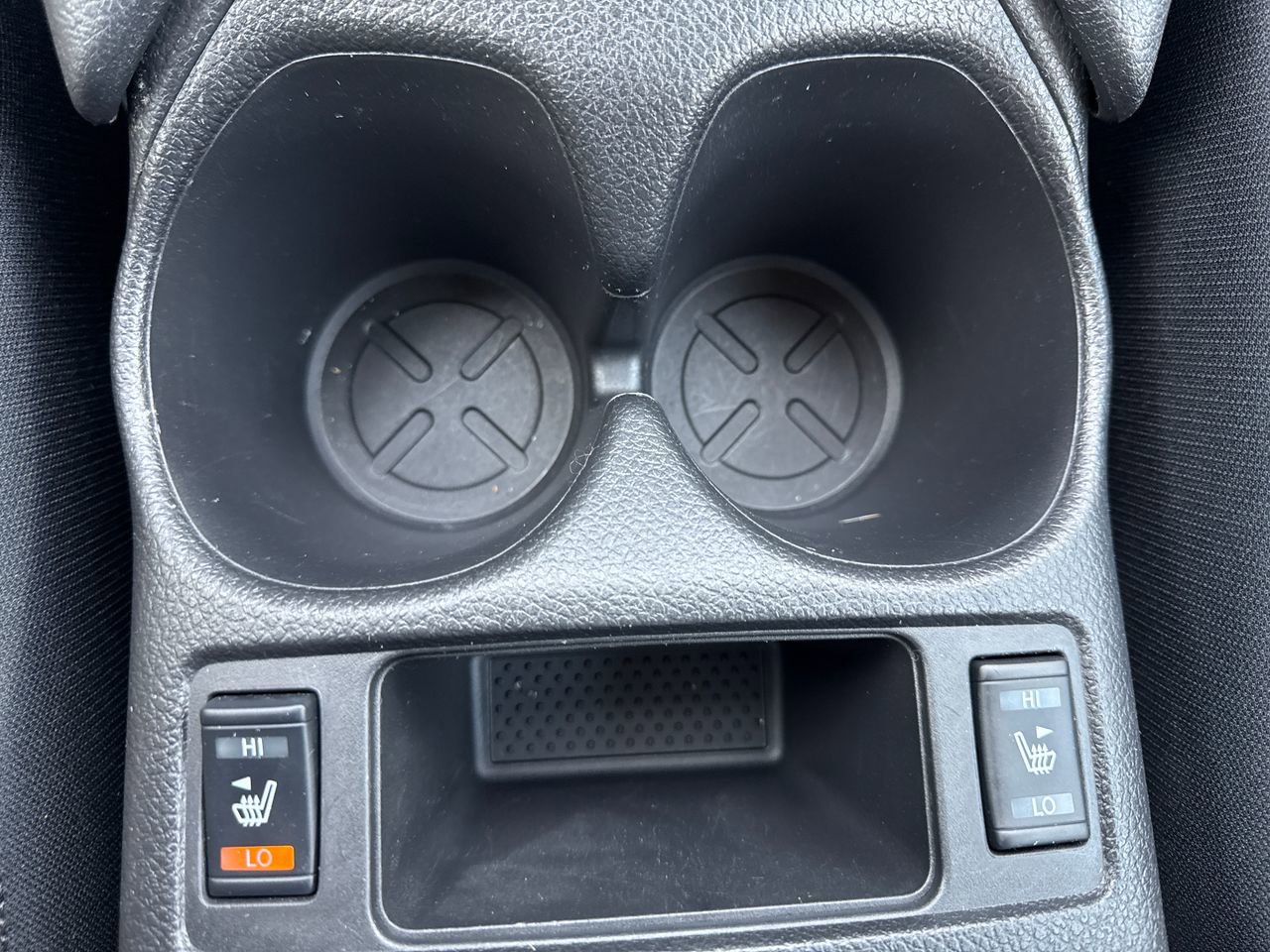 Used 2020 Nissan Rogue S image 23