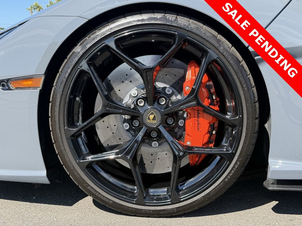 Used 2024 Lamborghini Revuelto image 19