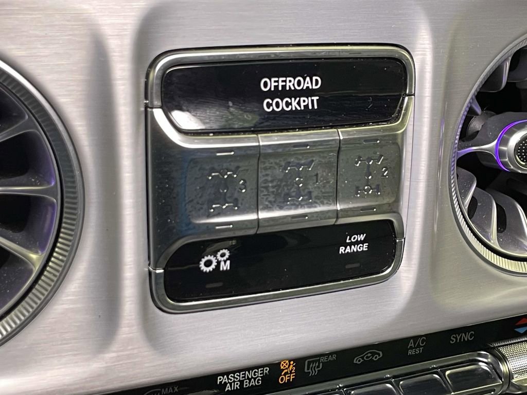 Used 2025 Mercedes-Benz G 63 AMG 4MATIC image 32