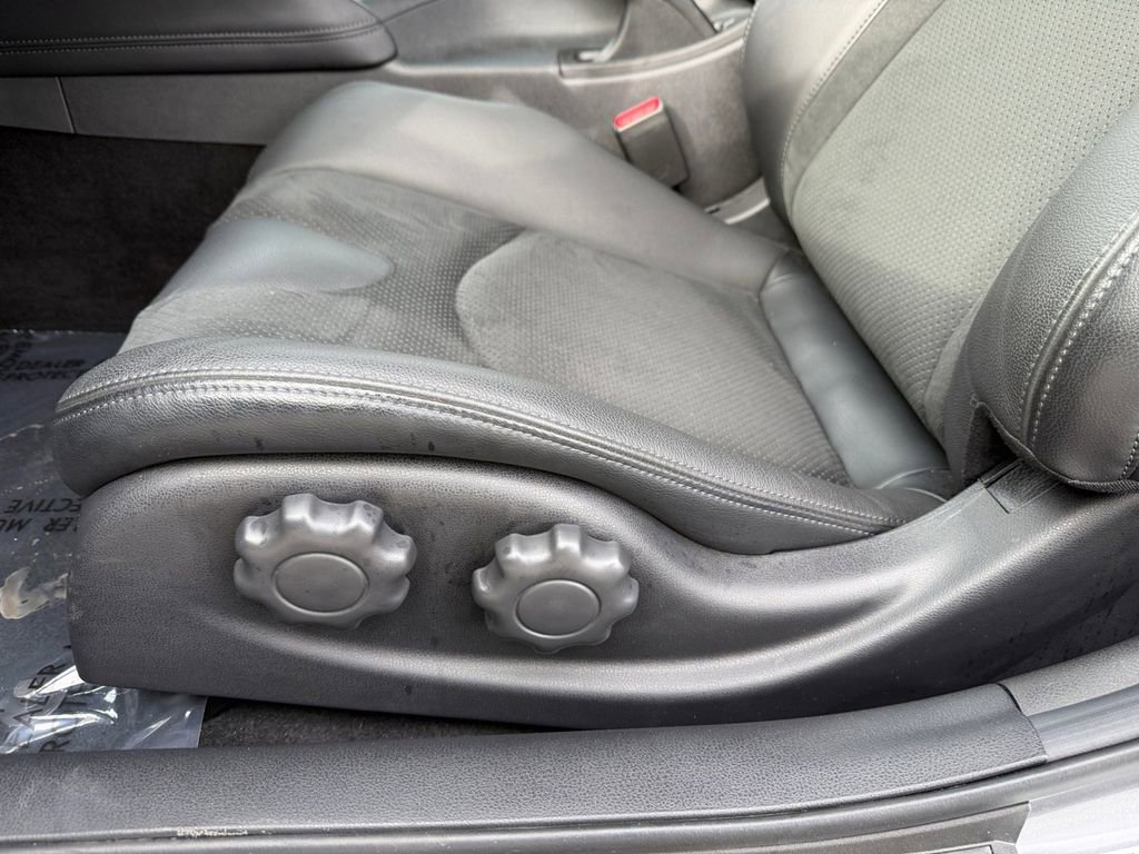 Used 2024 Nissan Z Performance w/ Floor Mat Package image 13