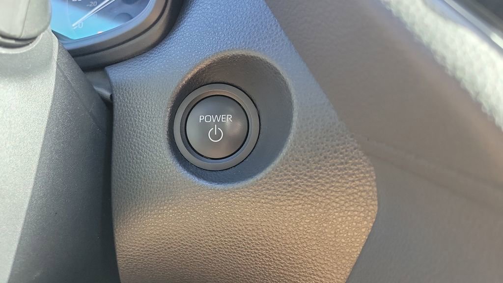 Used 2024 Toyota Corolla Cross SE image 27