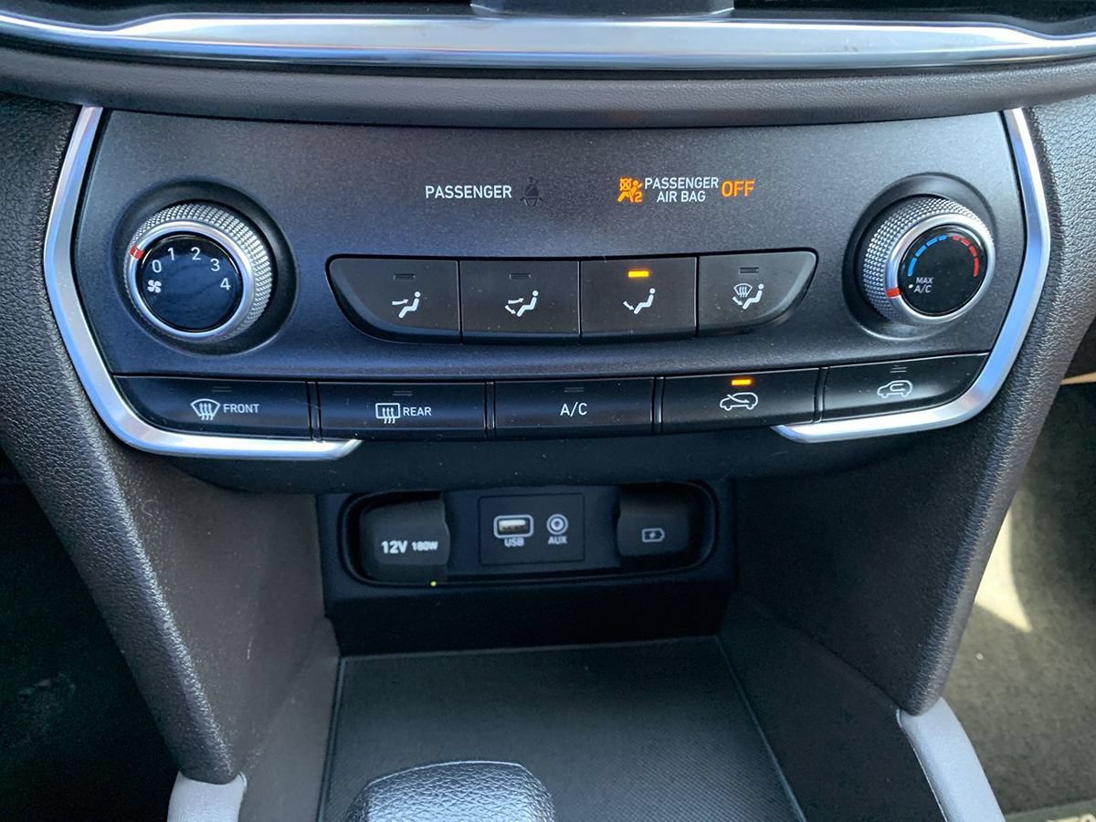 Used 2020 Hyundai Santa Fe SE AWD/4WD image 22