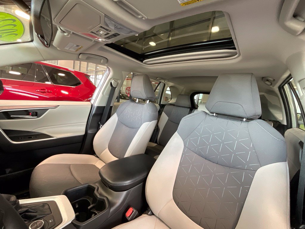 Certified 2022 Toyota RAV4 XLE AWD/4WD image 10