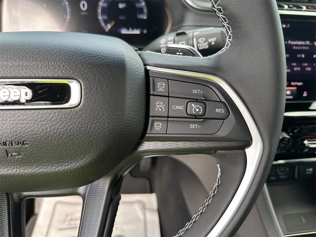 New 2025 Jeep Grand Cherokee Altitude image 20