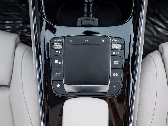 Used 2021 Mercedes-Benz GLB 250 4MATIC image 28