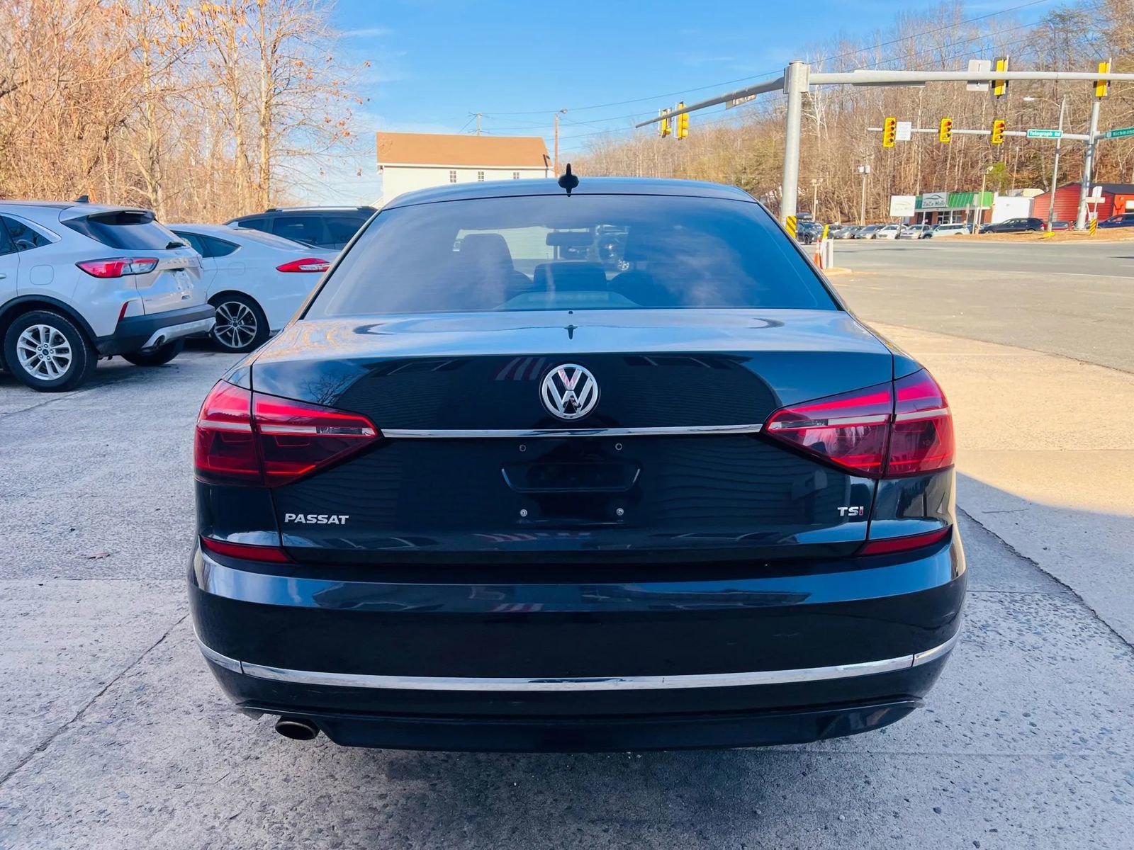 Used 2017 Volkswagen Passat 1.8T R-Line FWD image 11