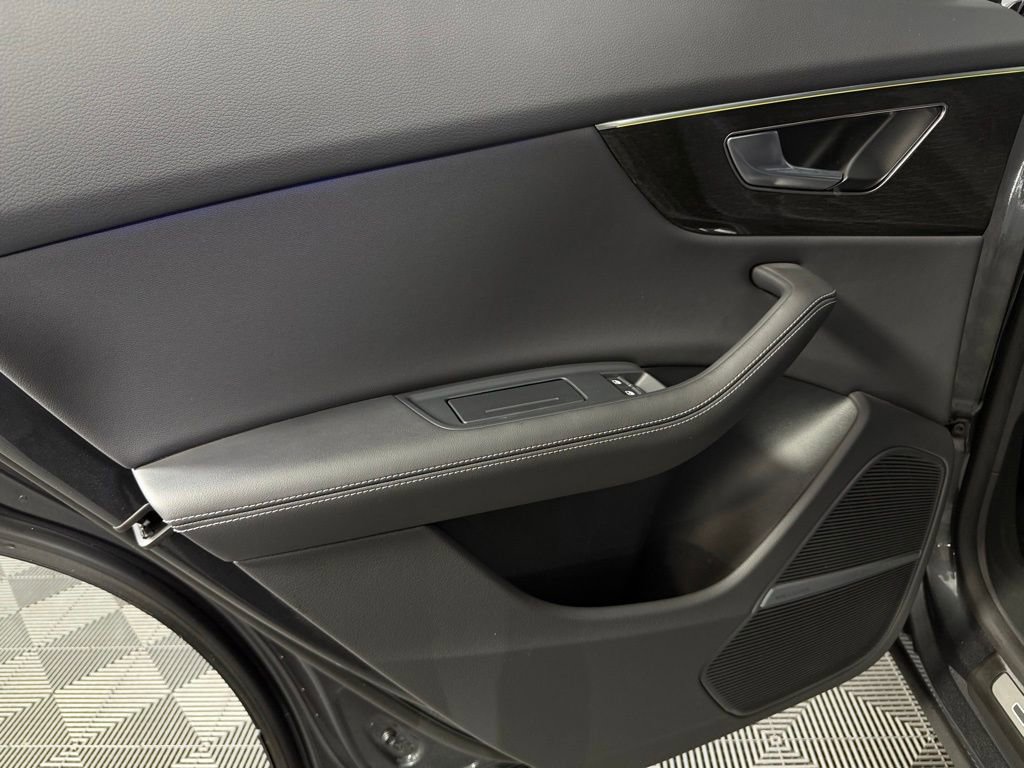 Used 2023 Audi Q8 Premium Plus w/ Premium Plus Package AWD/4WD image 29