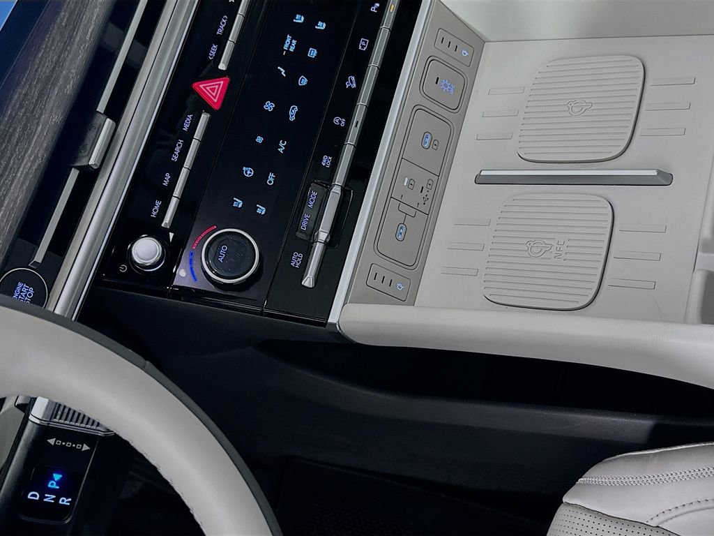 Certified 2025 Hyundai Santa Fe Calligraphy image 17