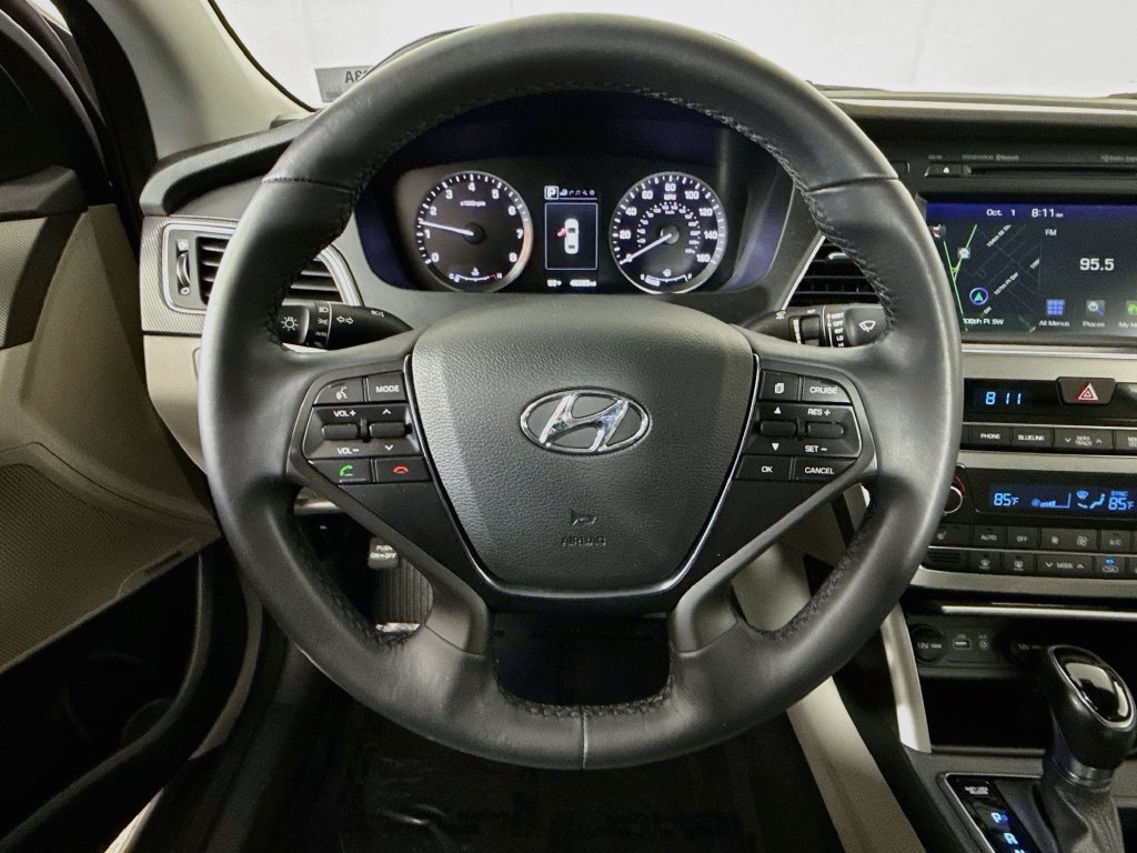 Used 2015 Hyundai Sonata Sport w/ Option Group 04 FWD image 12