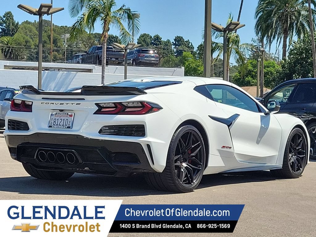 Used 2025 Chevrolet Corvette Z06 RWD image 11